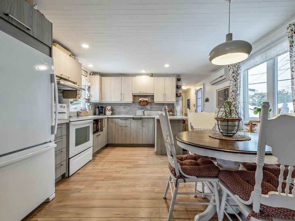 









15


Rue Francine

,
Saint-Jean-sur-Richelieu,




QC
J2W1N6

