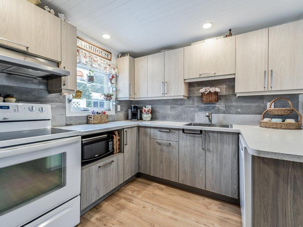 









15


Rue Francine

,
Saint-Jean-sur-Richelieu,




QC
J2W1N6


