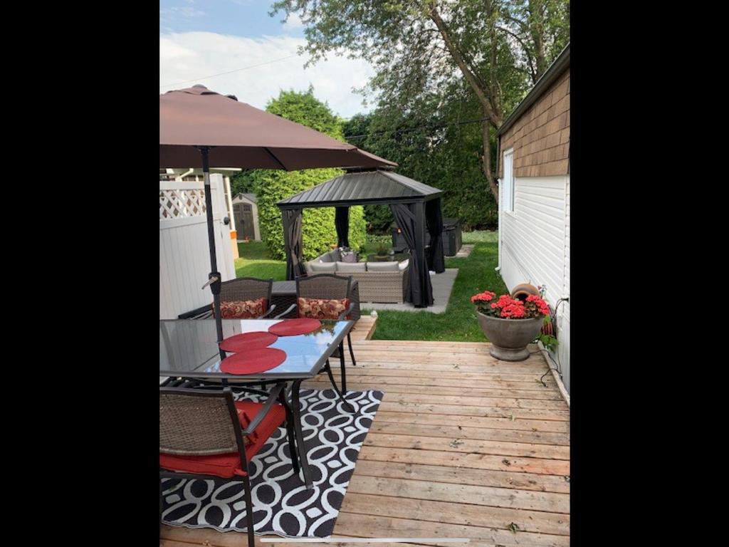 









15


Rue Francine

,
Saint-Jean-sur-Richelieu,




QC
J2W1N6

