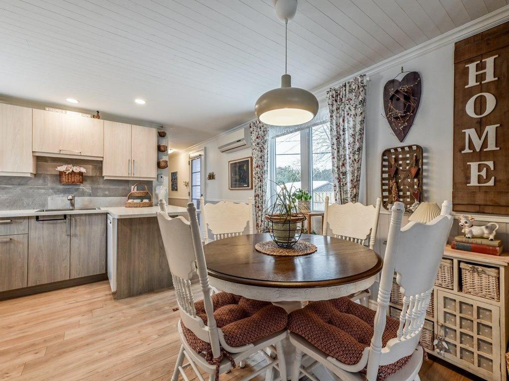 









15


Rue Francine

,
Saint-Jean-sur-Richelieu,




QC
J2W1N6

