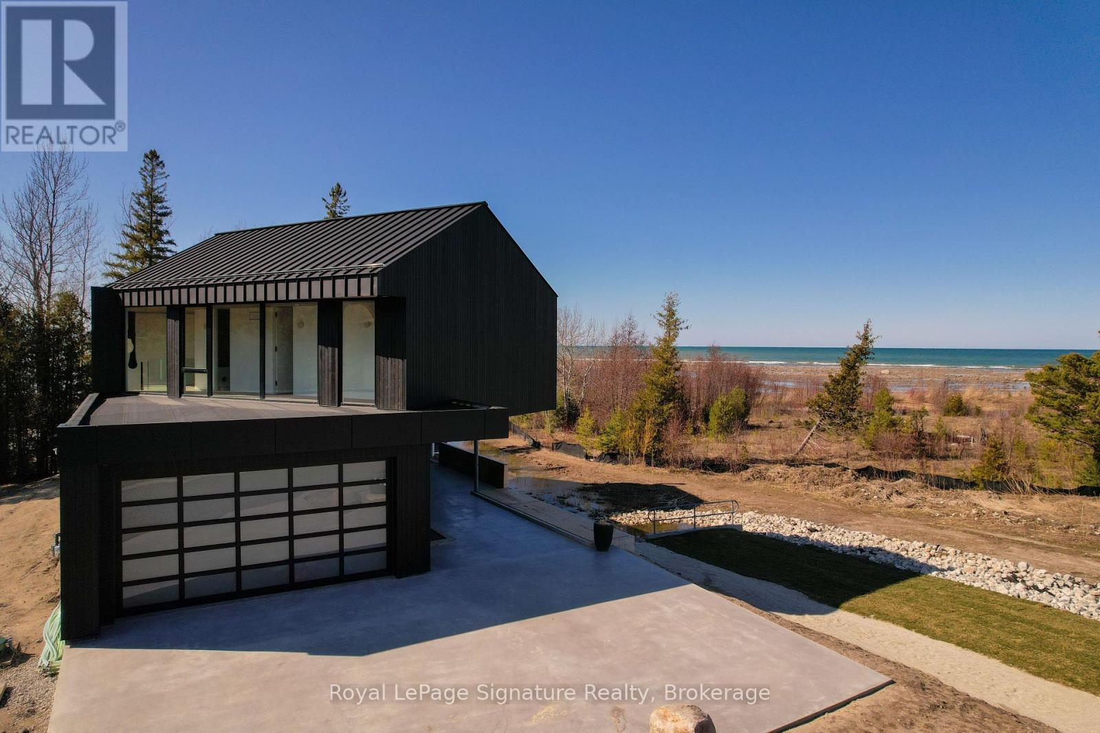 












120 SEBASTIAN STREET

,
Blue Mountains,




Ontario
N0H1J0

