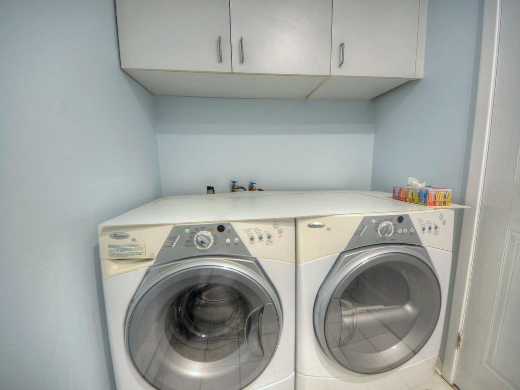 









8415


Av. Oregon

,
Brossard,




QC
J4Y2L4

