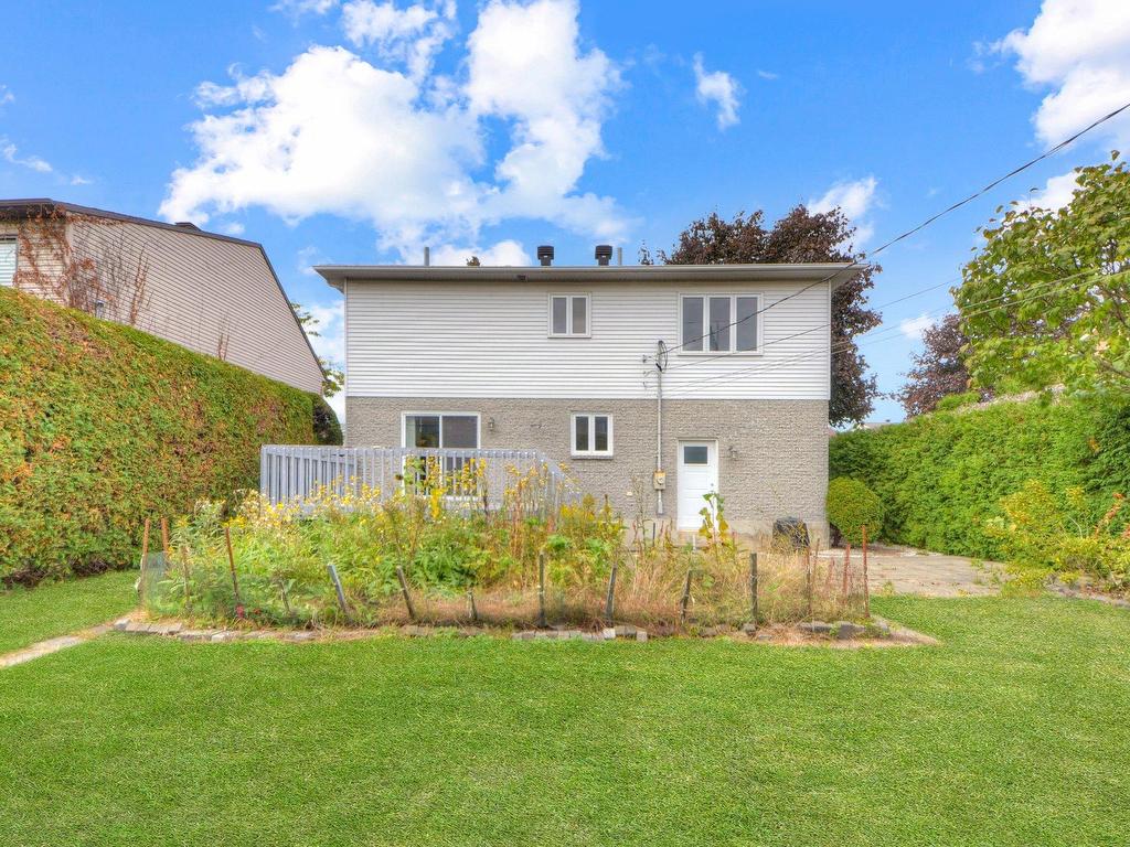 









8415


Av. Oregon

,
Brossard,




QC
J4Y2L4

