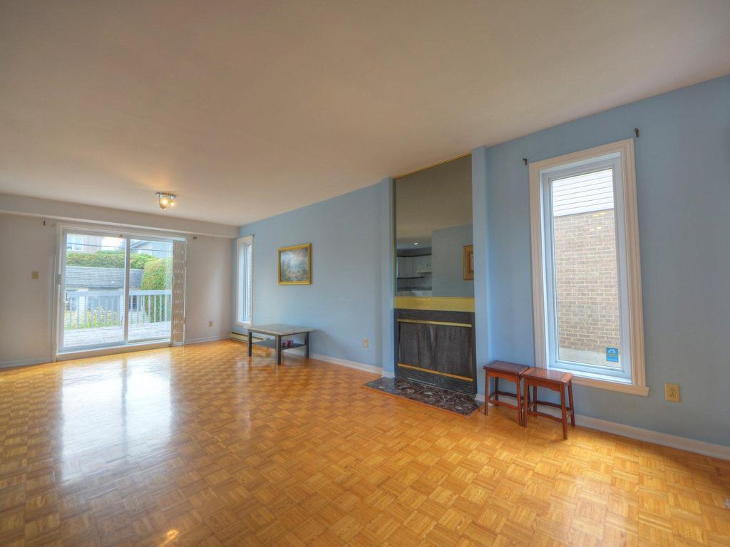









8415


Av. Oregon

,
Brossard,




QC
J4Y2L4

