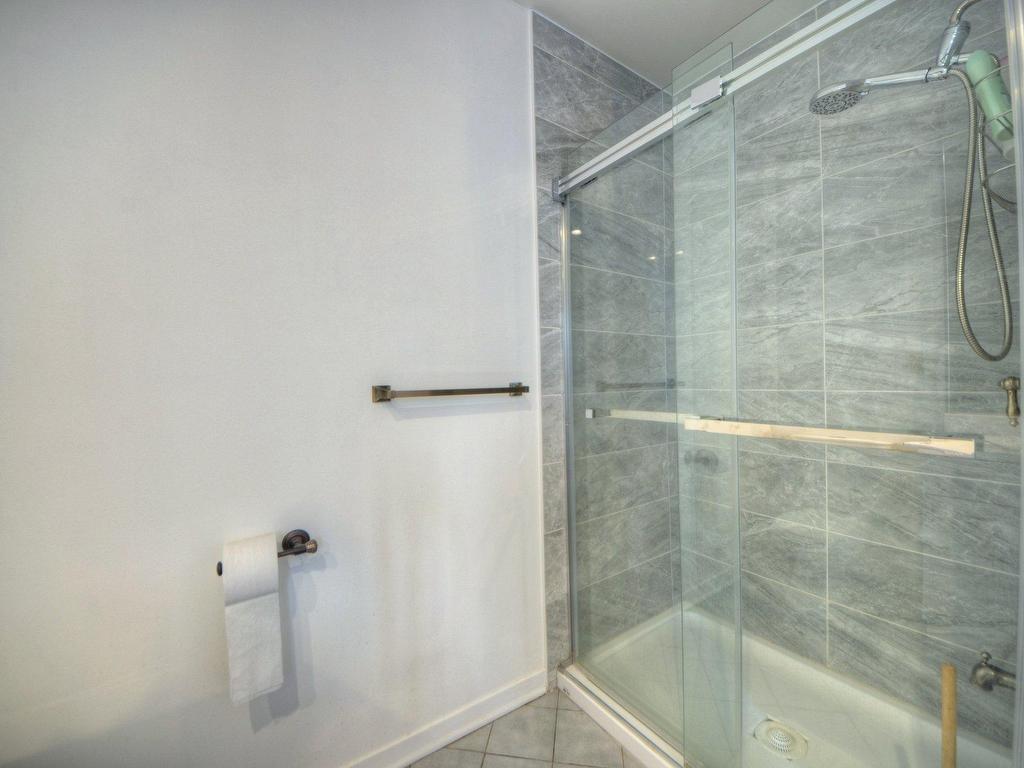 









8415


Av. Oregon

,
Brossard,




QC
J4Y2L4

