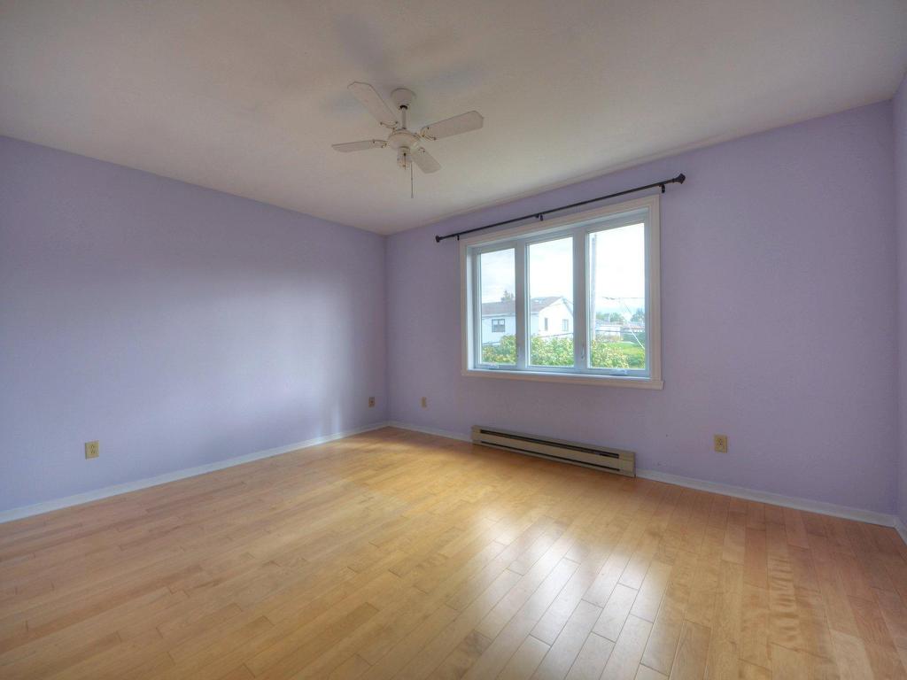 









8415


Av. Oregon

,
Brossard,




QC
J4Y2L4


