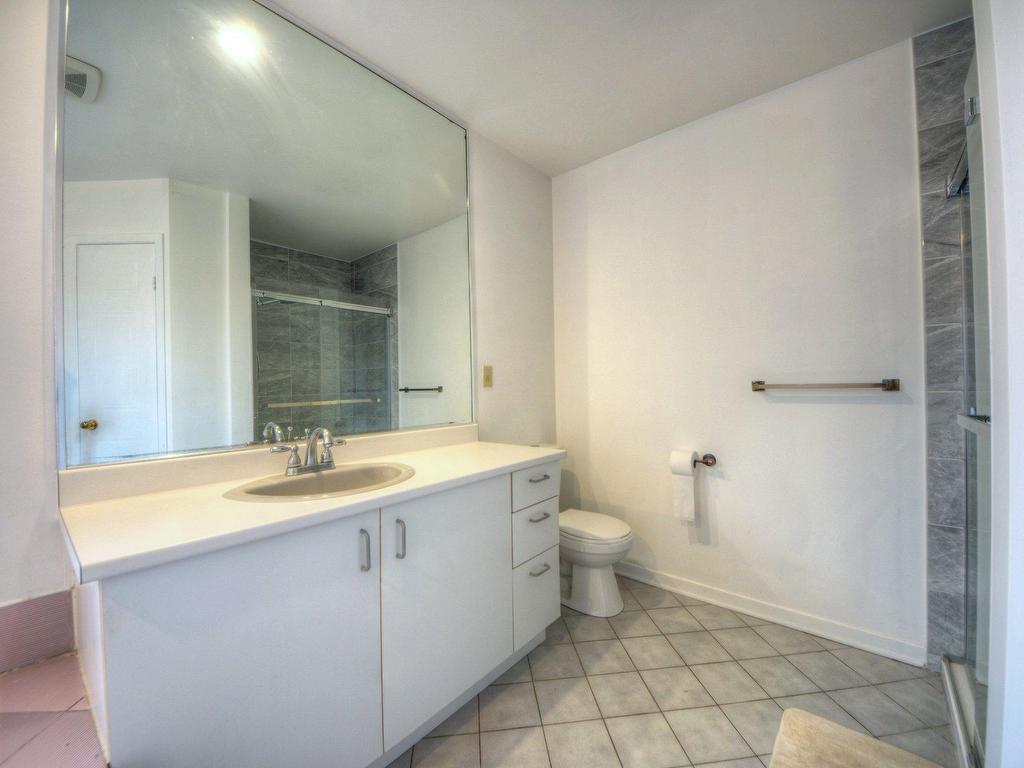 









8415


Av. Oregon

,
Brossard,




QC
J4Y2L4

