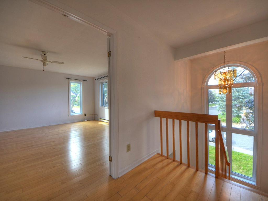 









8415


Av. Oregon

,
Brossard,




QC
J4Y2L4

