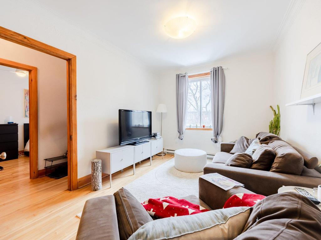 









7228


Rue Chambord

,
Montréal (Villeray/Saint-Michel/Parc-Extension),




QC
H2E1W6

