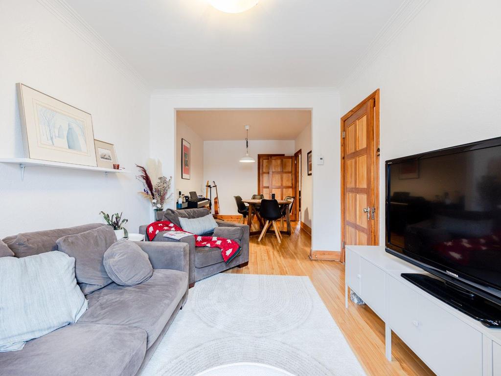 









7228


Rue Chambord

,
Montréal (Villeray/Saint-Michel/Parc-Extension),




QC
H2E1W6

