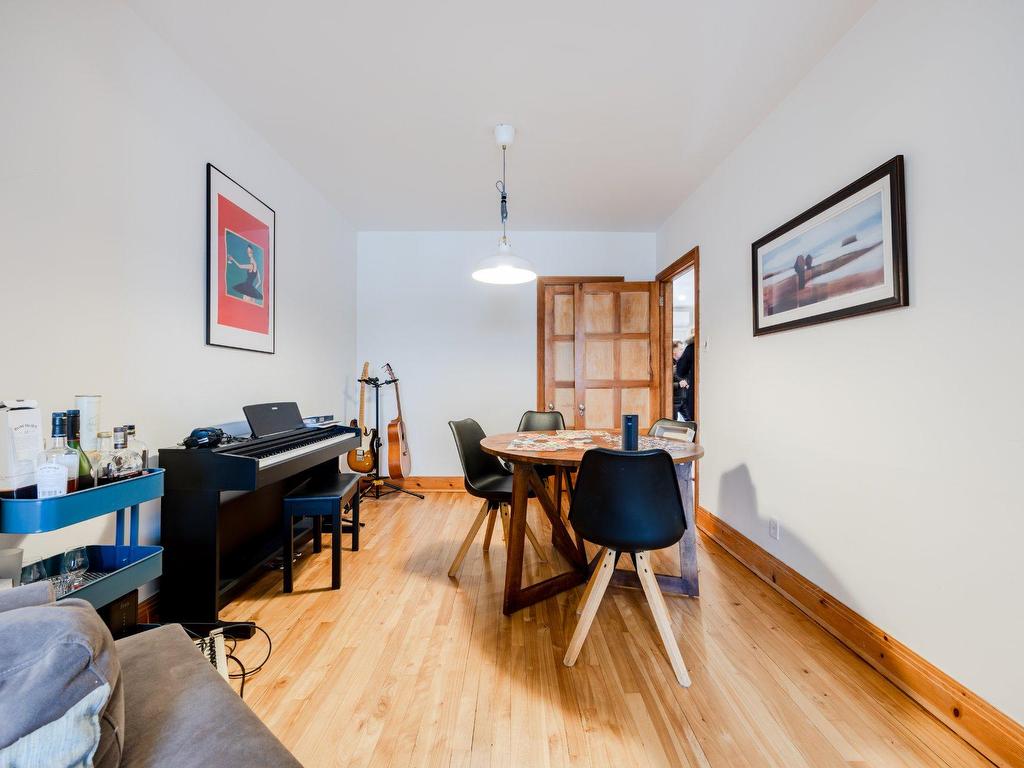 









7228


Rue Chambord

,
Montréal (Villeray/Saint-Michel/Parc-Extension),




QC
H2E1W6

