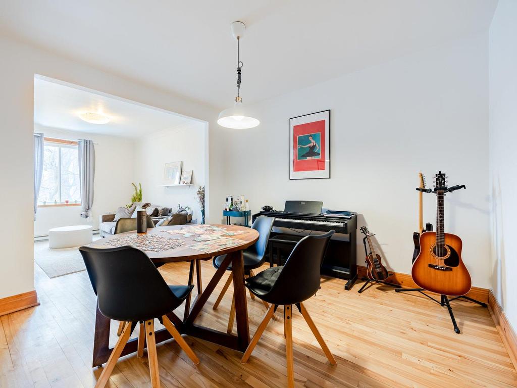 









7228


Rue Chambord

,
Montréal (Villeray/Saint-Michel/Parc-Extension),




QC
H2E1W6

