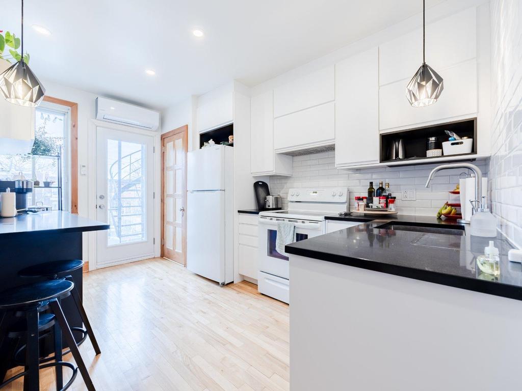 









7228


Rue Chambord

,
Montréal (Villeray/Saint-Michel/Parc-Extension),




QC
H2E1W6


