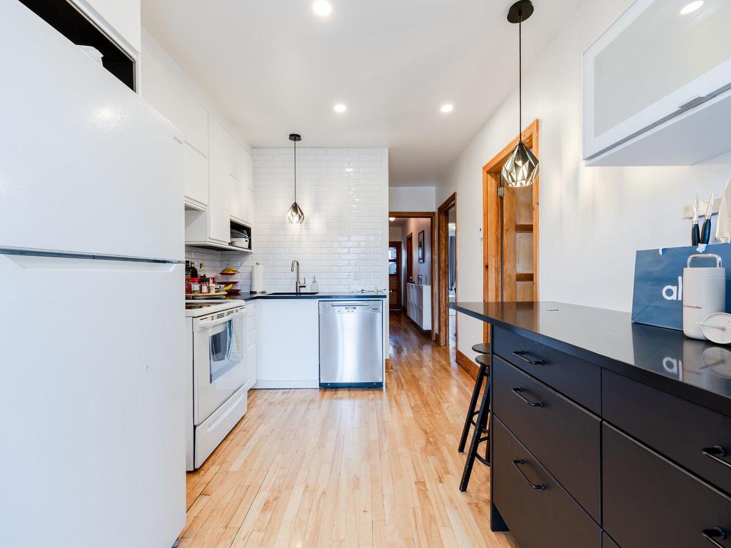 









7228


Rue Chambord

,
Montréal (Villeray/Saint-Michel/Parc-Extension),




QC
H2E1W6

