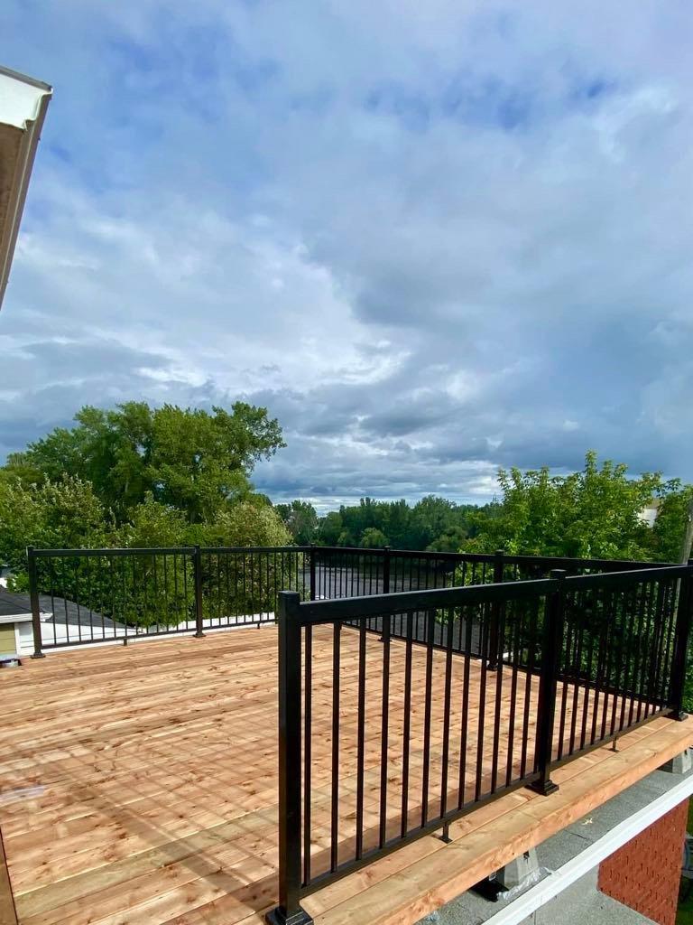 









238

 - 238A


Rue Notre-Dame E.

,
Trois-Rivières,




QC
G8T4B7

