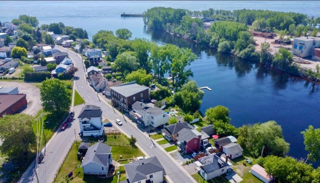 









238

 - 238A


Rue Notre-Dame E.

,
Trois-Rivières,




QC
G8T4B7

