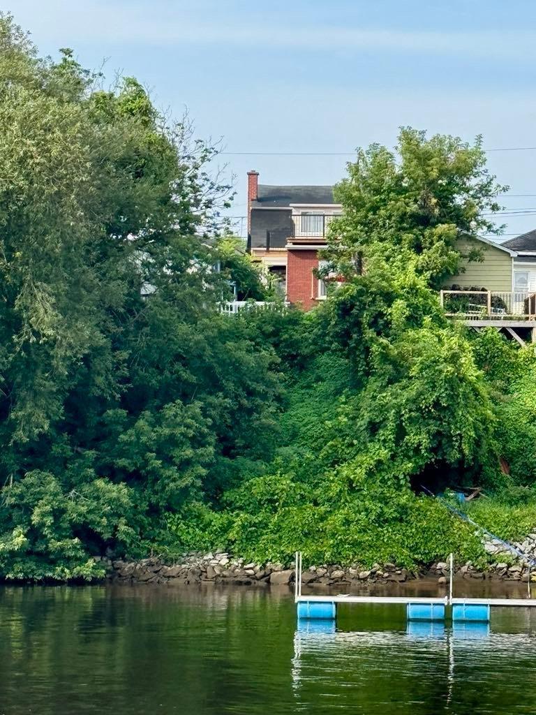









238

 - 238A


Rue Notre-Dame E.

,
Trois-Rivières,




QC
G8T4B7

