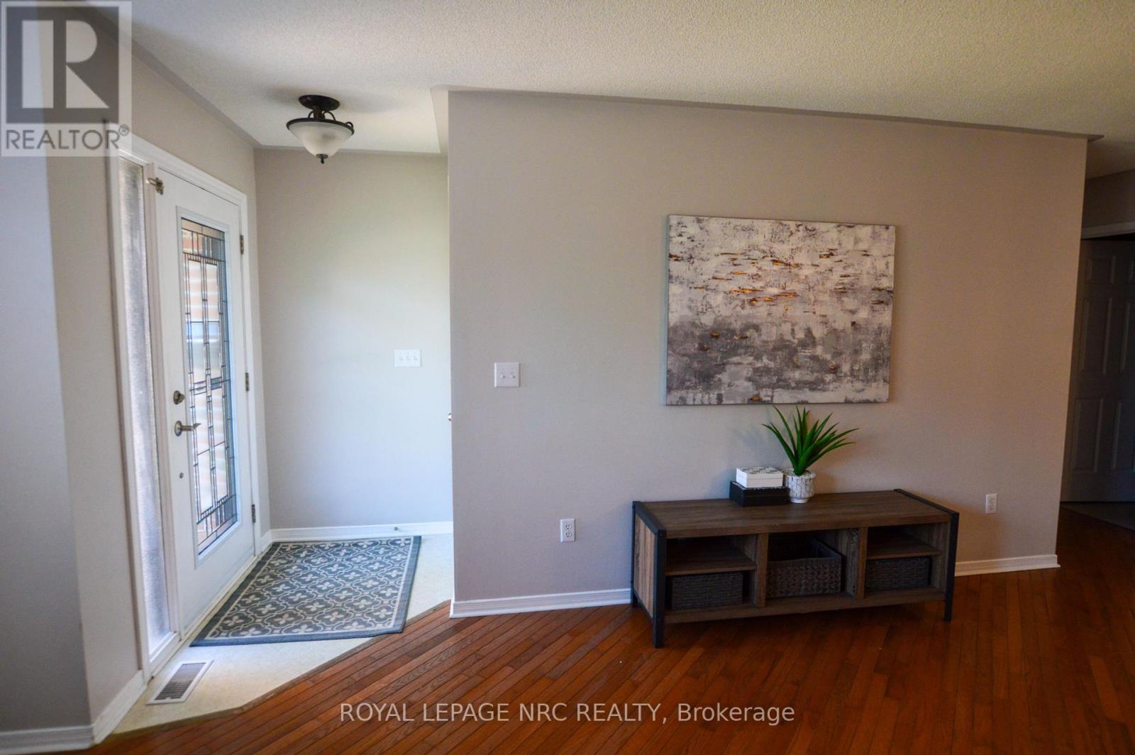 












326 BECKETT CRESCENT

,
Pelham (Fonthill),




Ontario
L0S1E4

