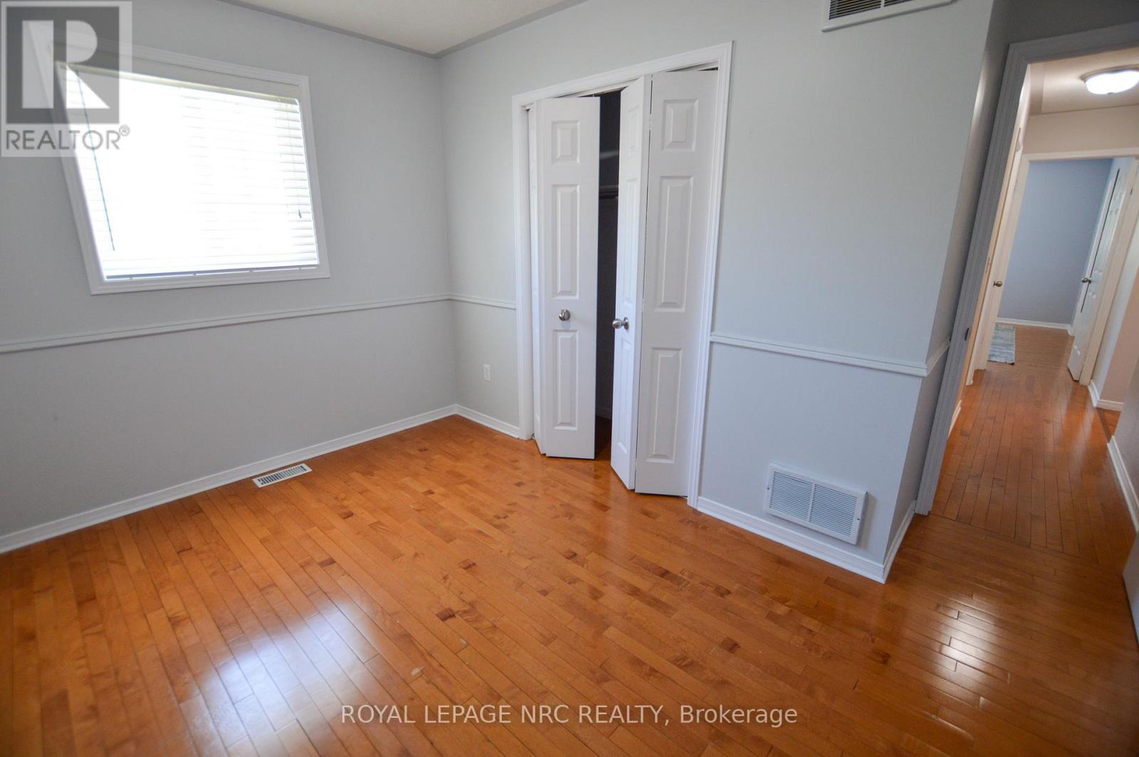 












326 BECKETT CRESCENT

,
Pelham (Fonthill),




Ontario
L0S1E4


