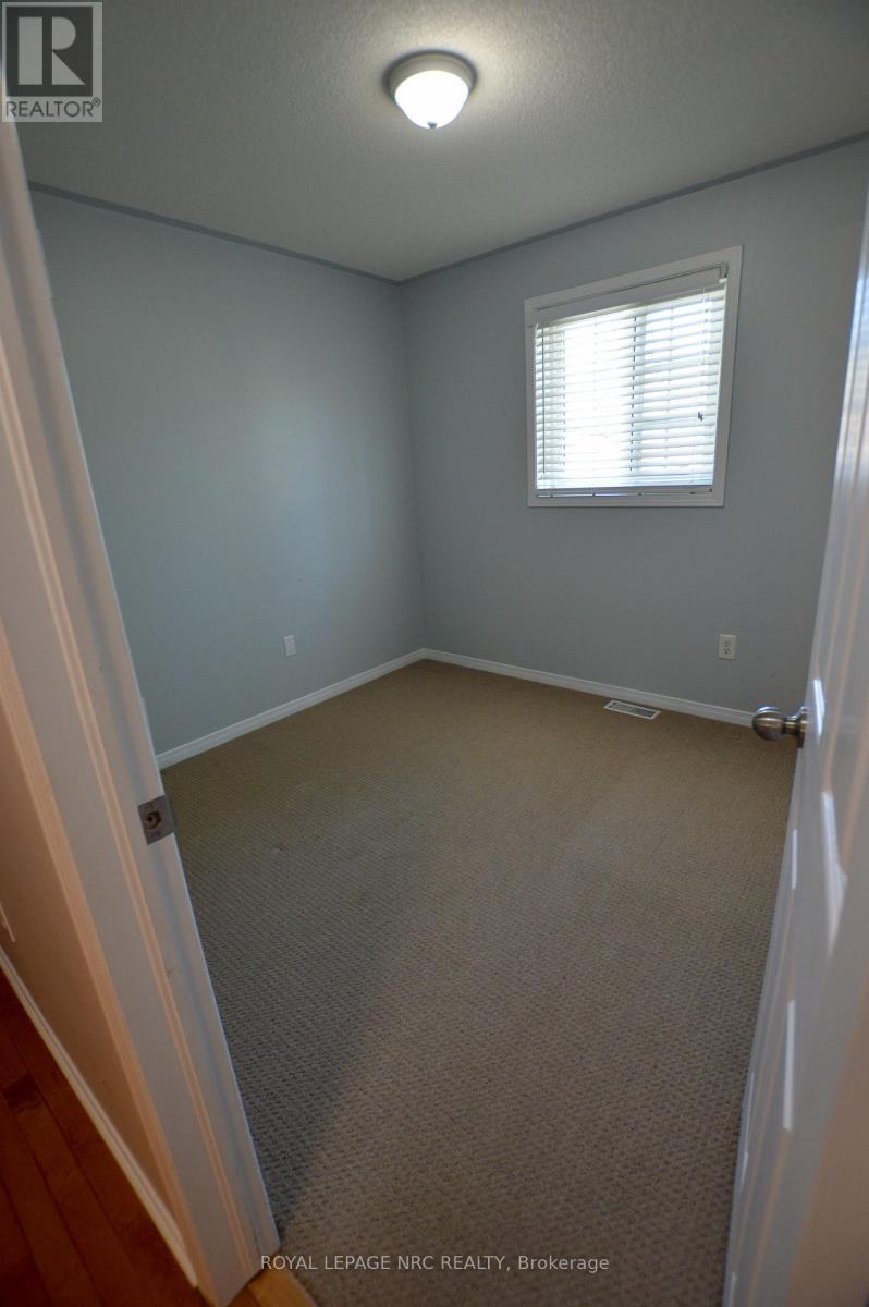 












326 BECKETT CRESCENT

,
Pelham (Fonthill),




Ontario
L0S1E4

