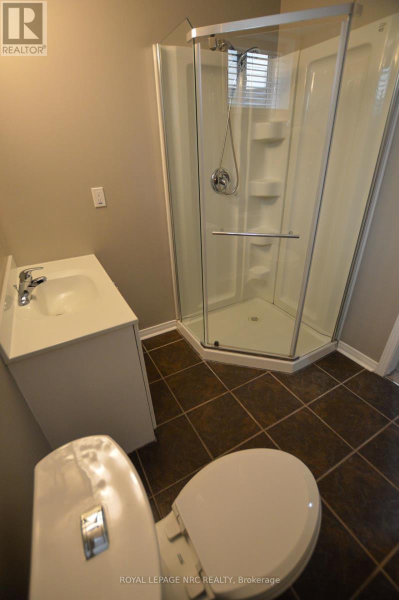 












326 BECKETT CRESCENT

,
Pelham (Fonthill),




Ontario
L0S1E4

