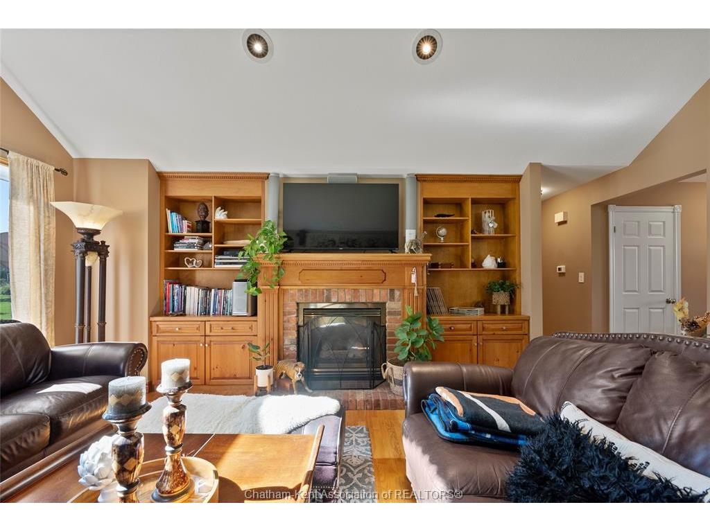 









21640


PINEHURST

Crescent,
Chatham-Kent,




ON
N7M 5J3

