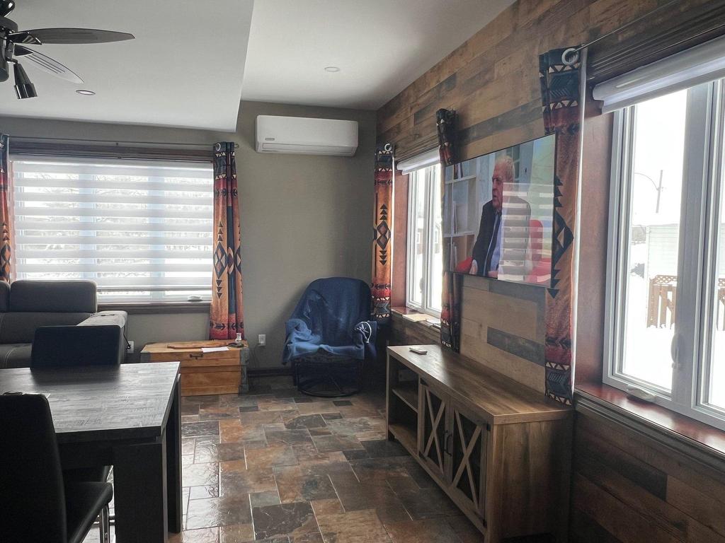 









123


8e Avenue

,
Chapais,




QC
G0W1H0

