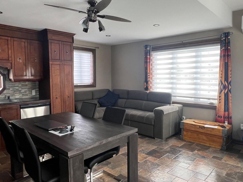 









123


8e Avenue

,
Chapais,




QC
G0W1H0

