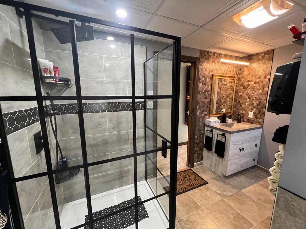 









123


8e Avenue

,
Chapais,




QC
G0W1H0

