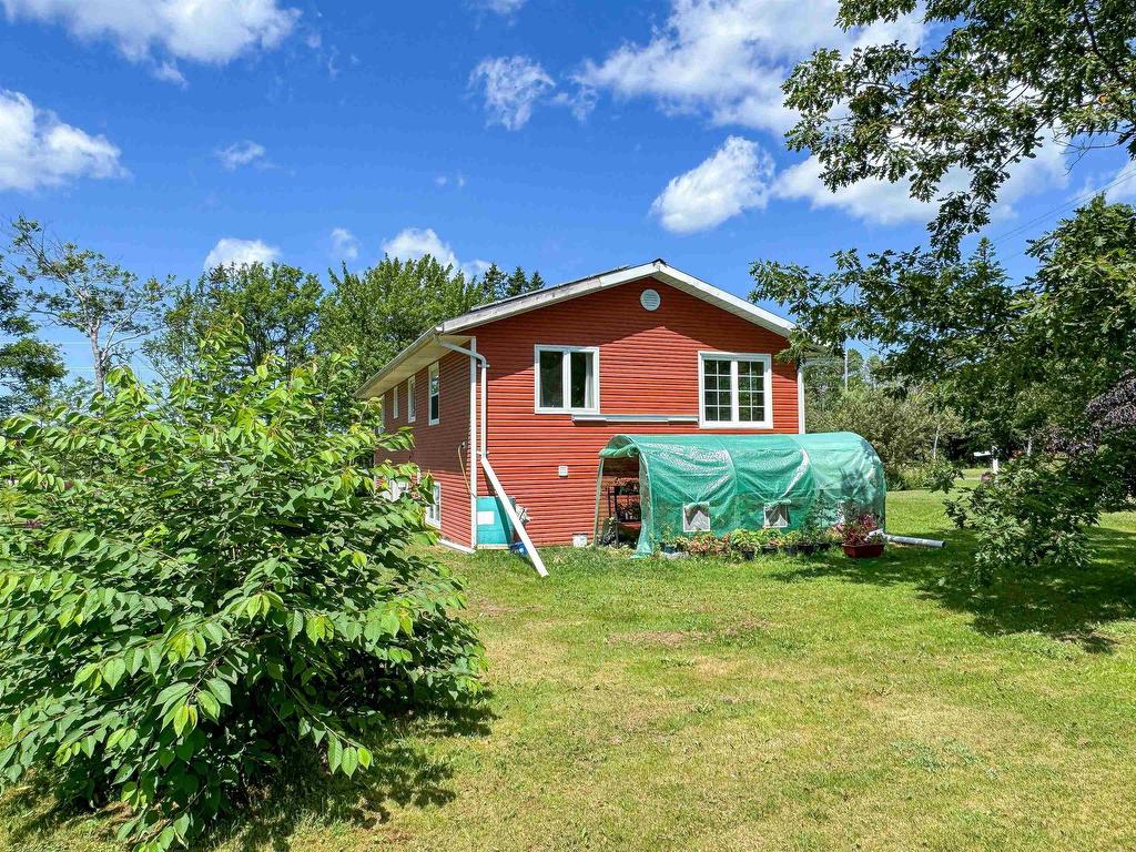 












9611 St. Peters Road

,
Canavoy,




PE
C0A 1T0

