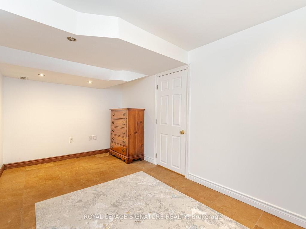 









2557


Mindemoya

Road,
Mississauga,




ON
L6M 5N8

