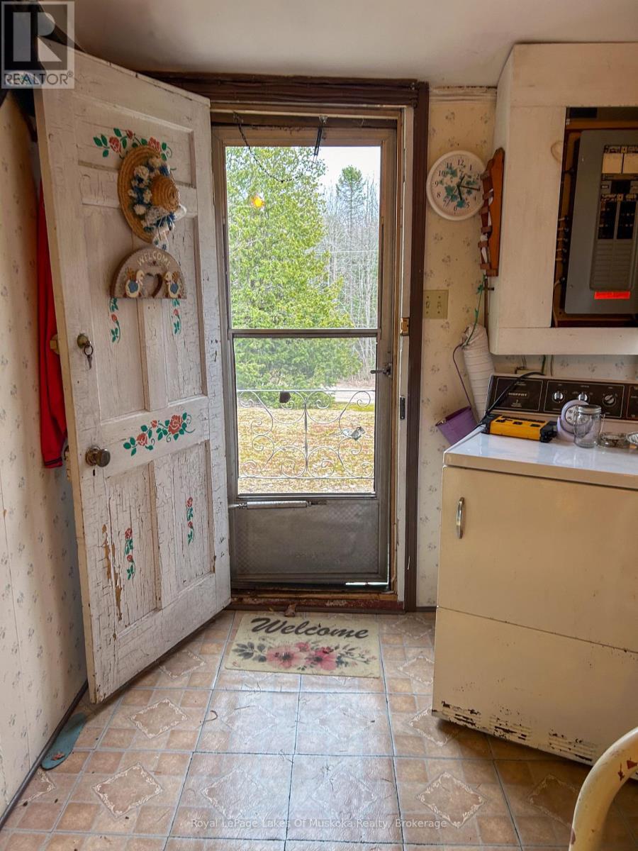 












1238 STAR LAKE ROAD

,
McMurrich/Monteith (Sprucedale),




Ontario
P0A1Y0

