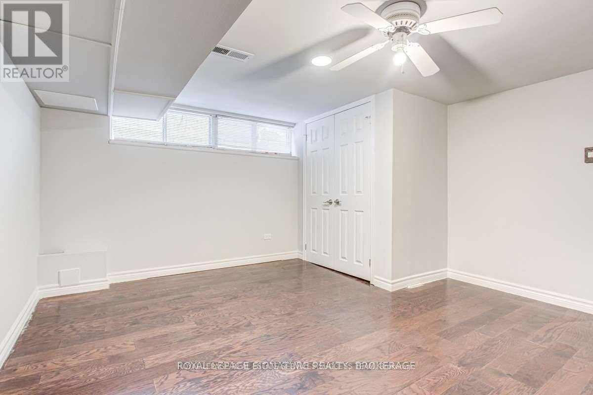 












260 DEMAINE (BSMT) CRESCENT

,
Richmond Hill,




Ontario
L4C2W5

