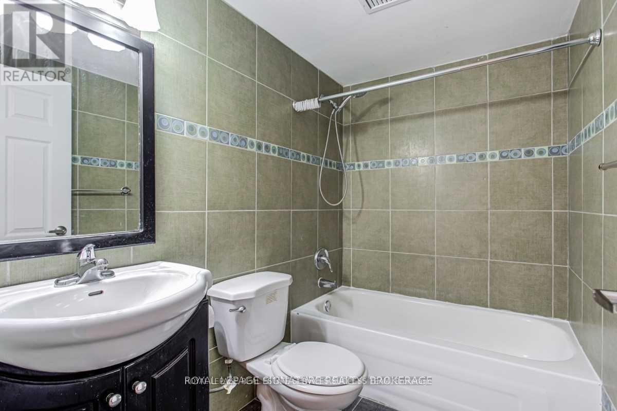 












260 DEMAINE (BSMT) CRESCENT

,
Richmond Hill,




Ontario
L4C2W5

