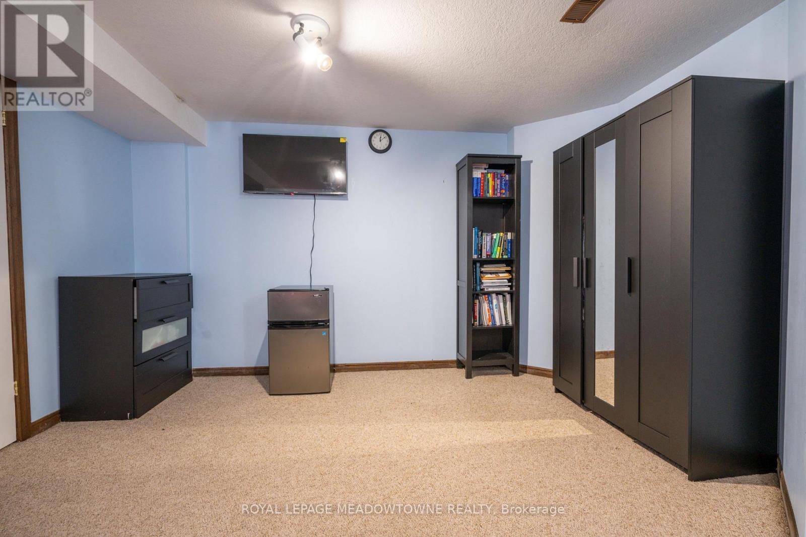 












2 - 700 CHAMPLAIN BOULEVARD

,
Cambridge,




Ontario
N1R8K1

