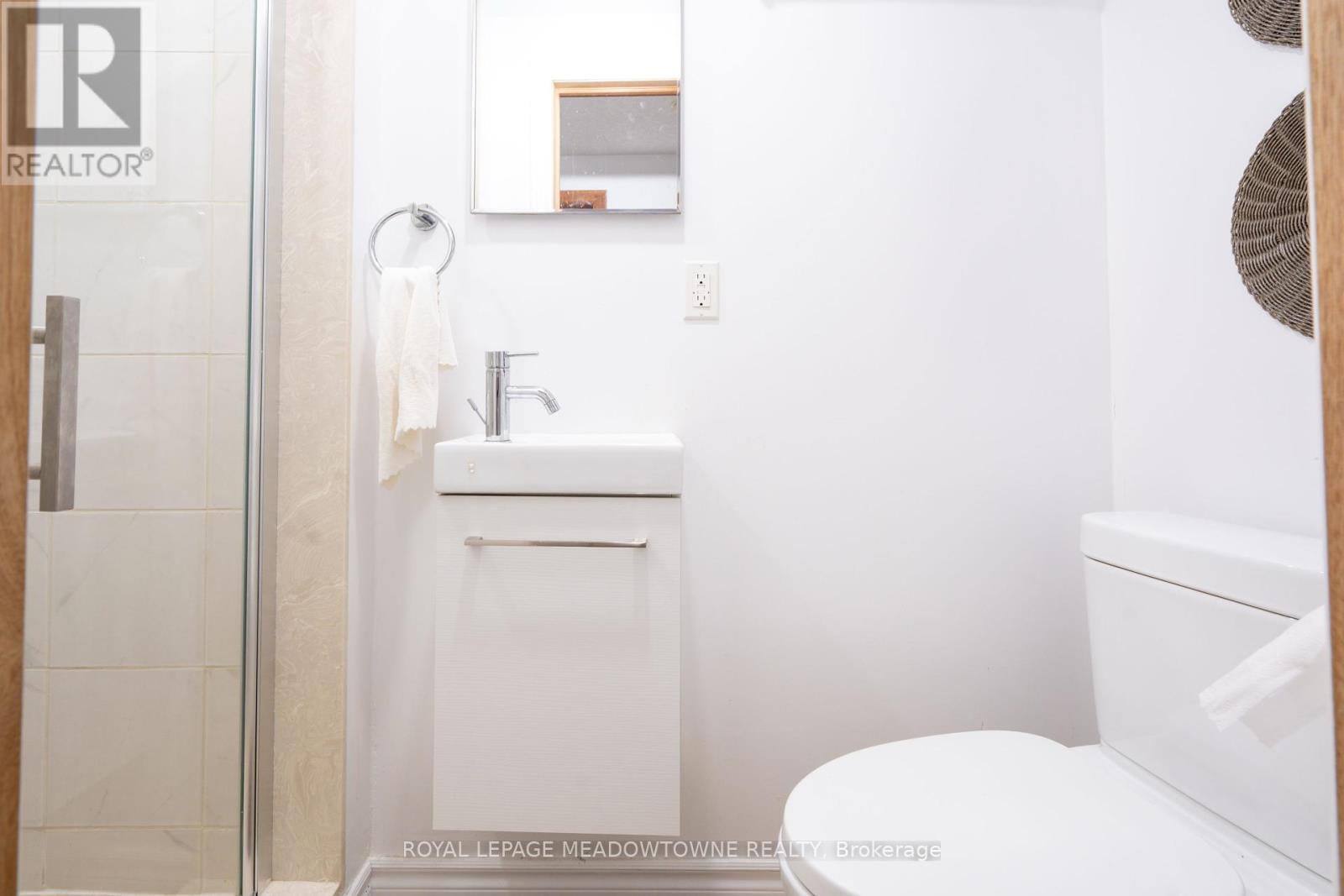 












2 - 700 CHAMPLAIN BOULEVARD

,
Cambridge,




Ontario
N1R8K1

