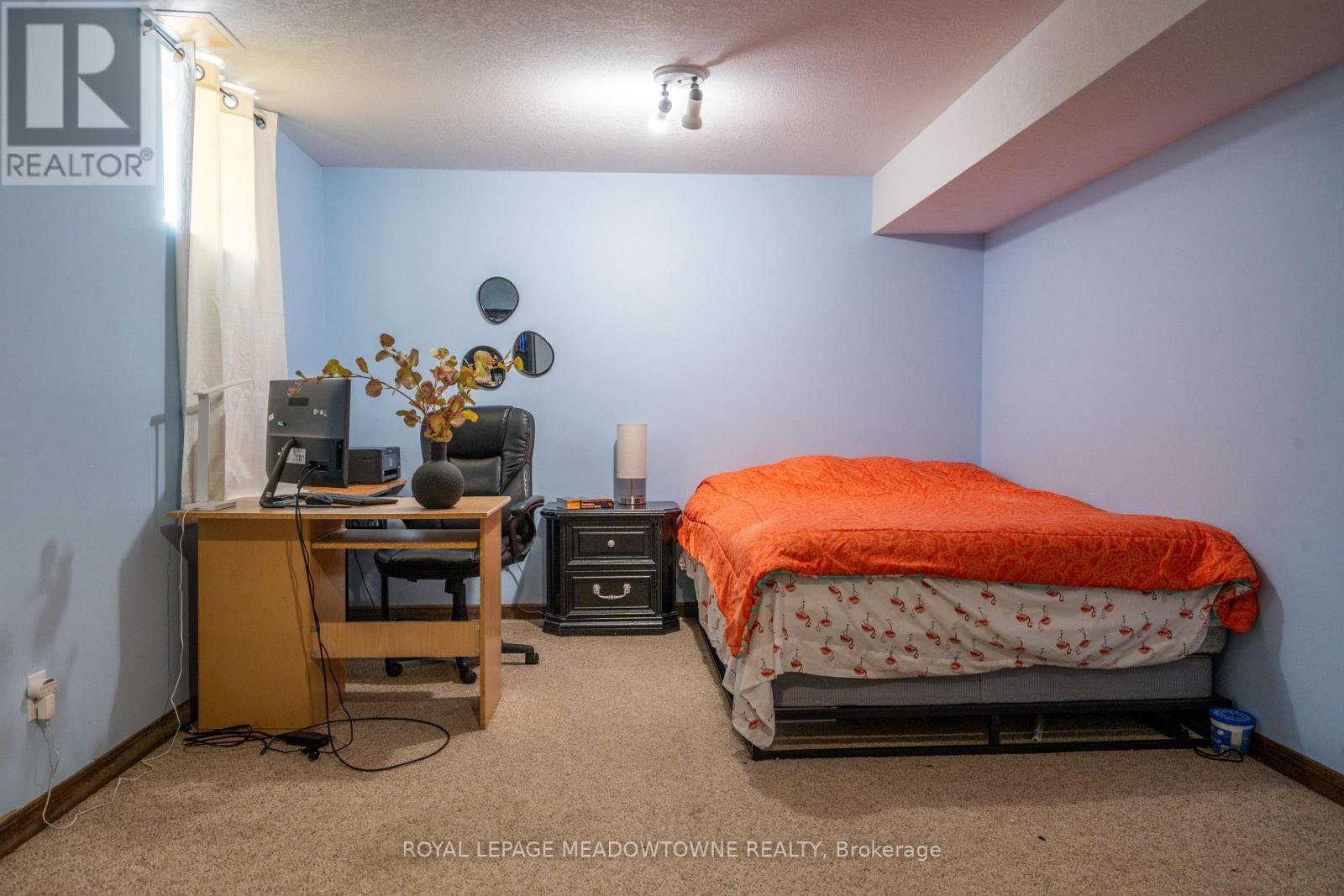 












2 - 700 CHAMPLAIN BOULEVARD

,
Cambridge,




Ontario
N1R8K1

