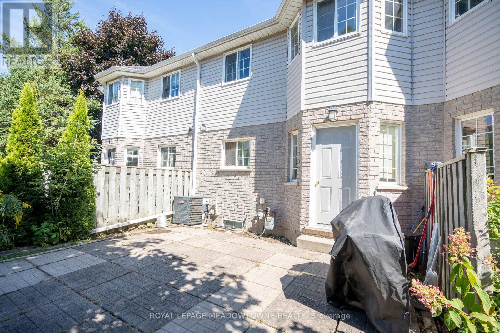 












2 - 700 CHAMPLAIN BOULEVARD

,
Cambridge,




Ontario
N1R8K1

