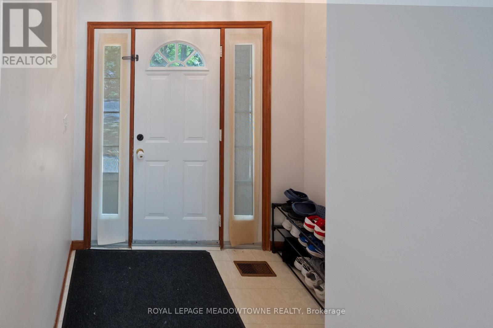 












2 - 700 CHAMPLAIN BOULEVARD

,
Cambridge,




Ontario
N1R8K1

