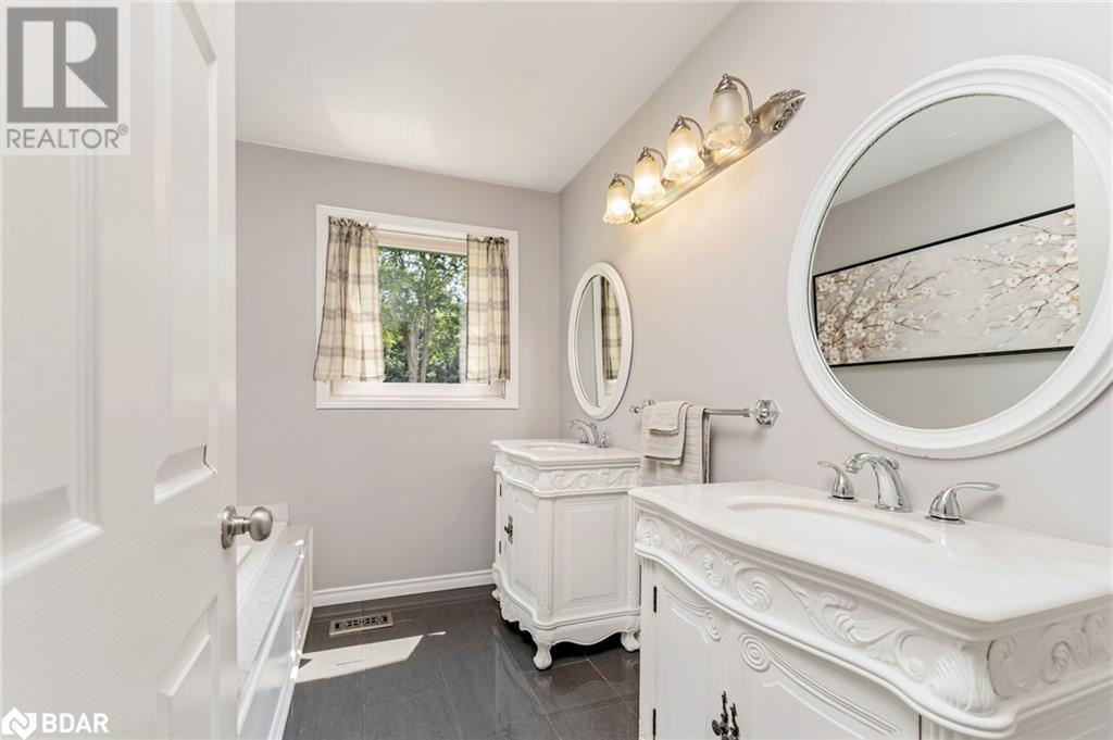 












19997 WILLOUGHBY Road

,
Caledon,




Ontario
L7K1W1


