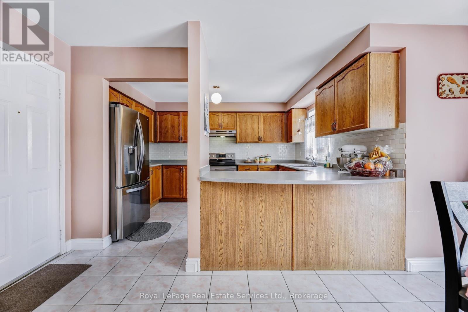 












164 DIXON DRIVE E

,
Milton (DE Dempsey),




Ontario
L9T5R7

