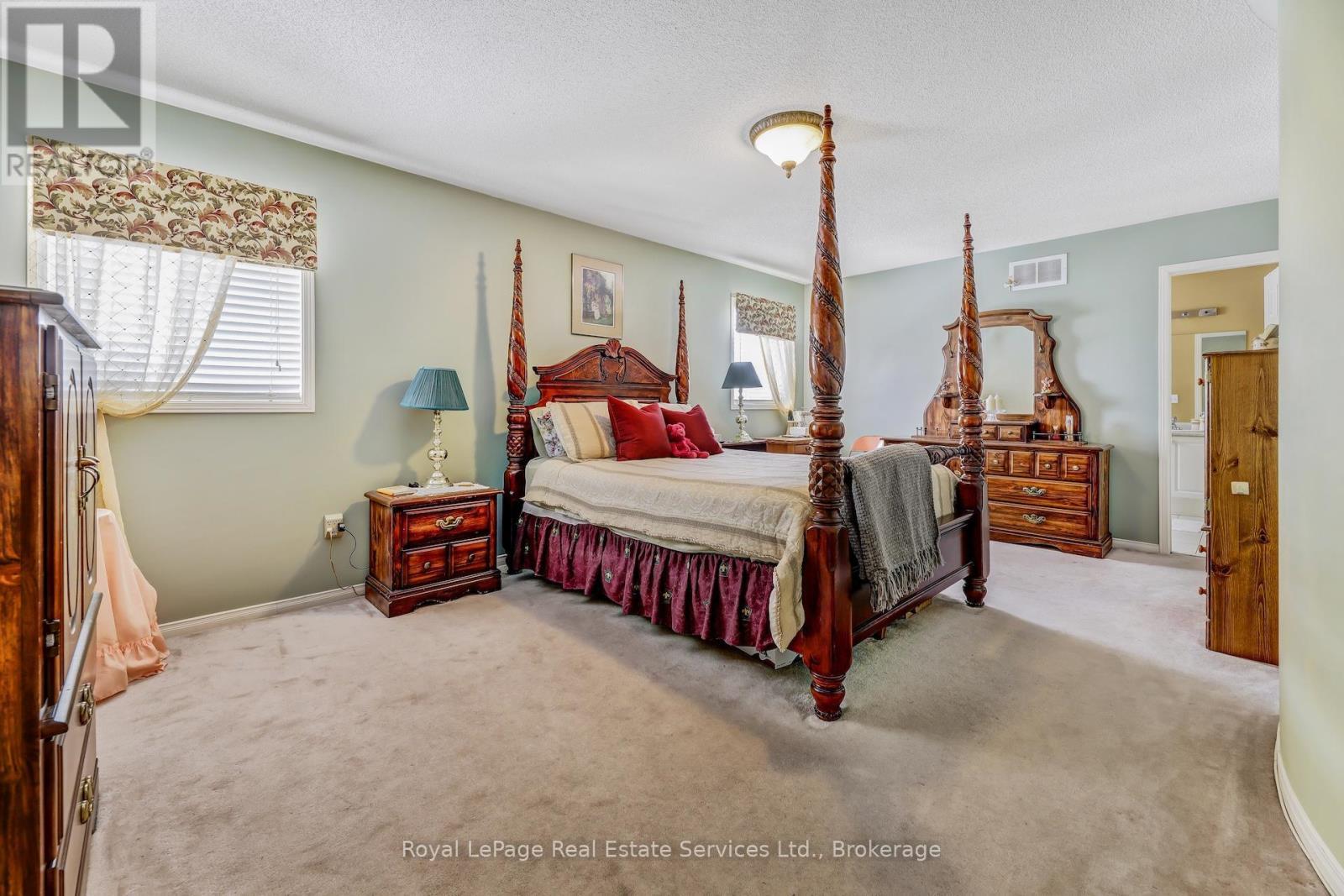 












164 DIXON DRIVE E

,
Milton (DE Dempsey),




Ontario
L9T5R7

