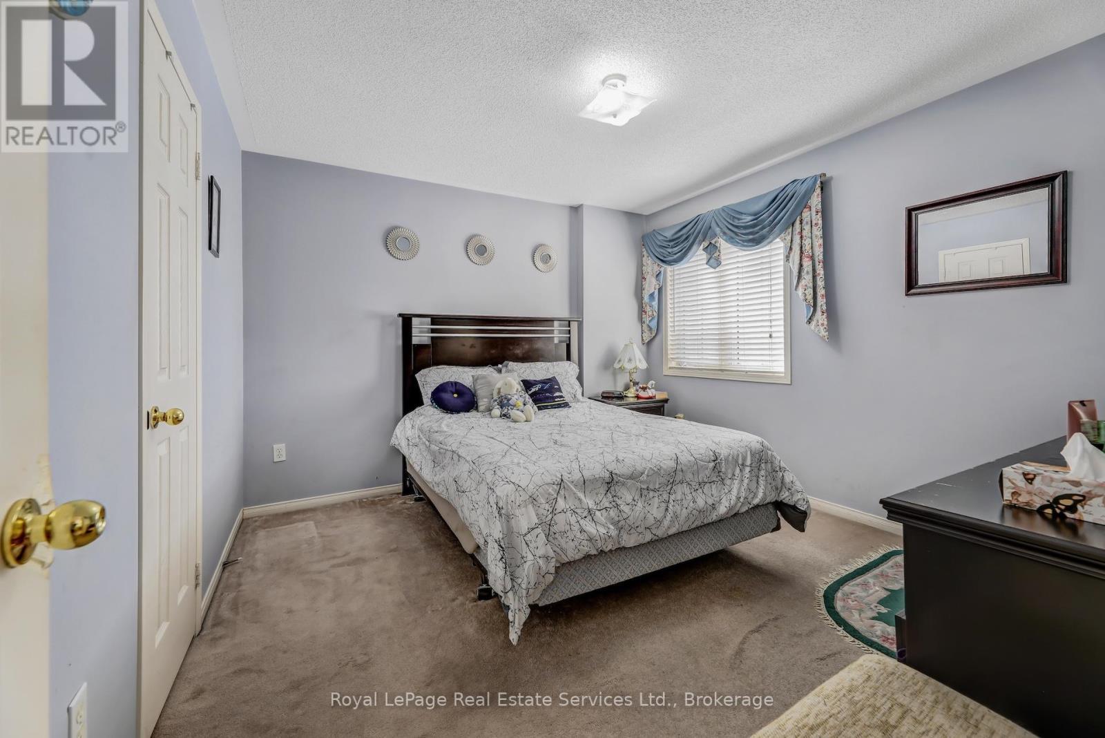 












164 DIXON DRIVE E

,
Milton (DE Dempsey),




Ontario
L9T5R7

