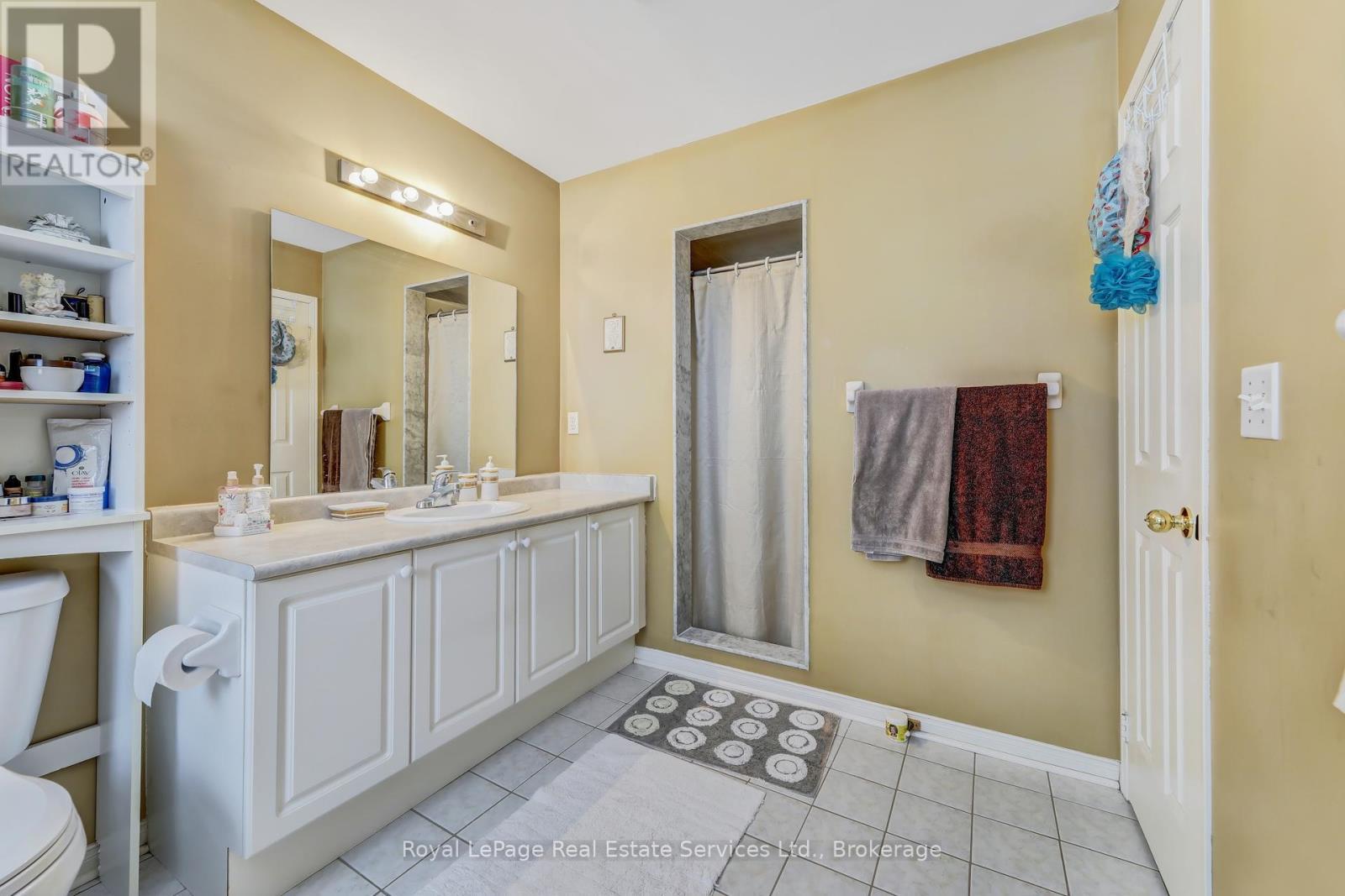 












164 DIXON DRIVE E

,
Milton (DE Dempsey),




Ontario
L9T5R7

