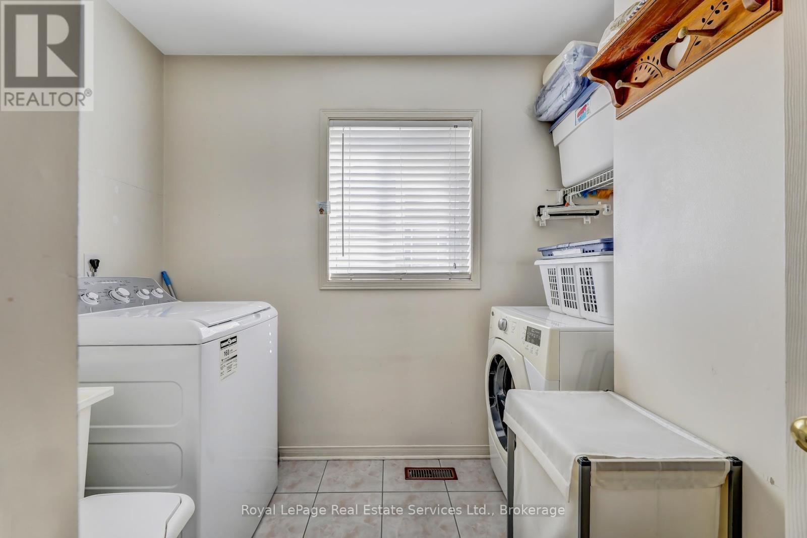 












164 DIXON DRIVE E

,
Milton (DE Dempsey),




Ontario
L9T5R7

