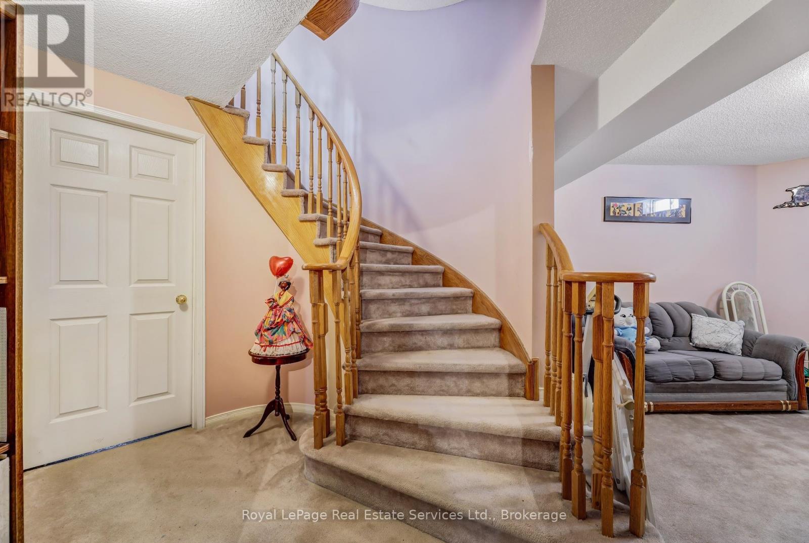 












164 DIXON DRIVE E

,
Milton (DE Dempsey),




Ontario
L9T5R7

