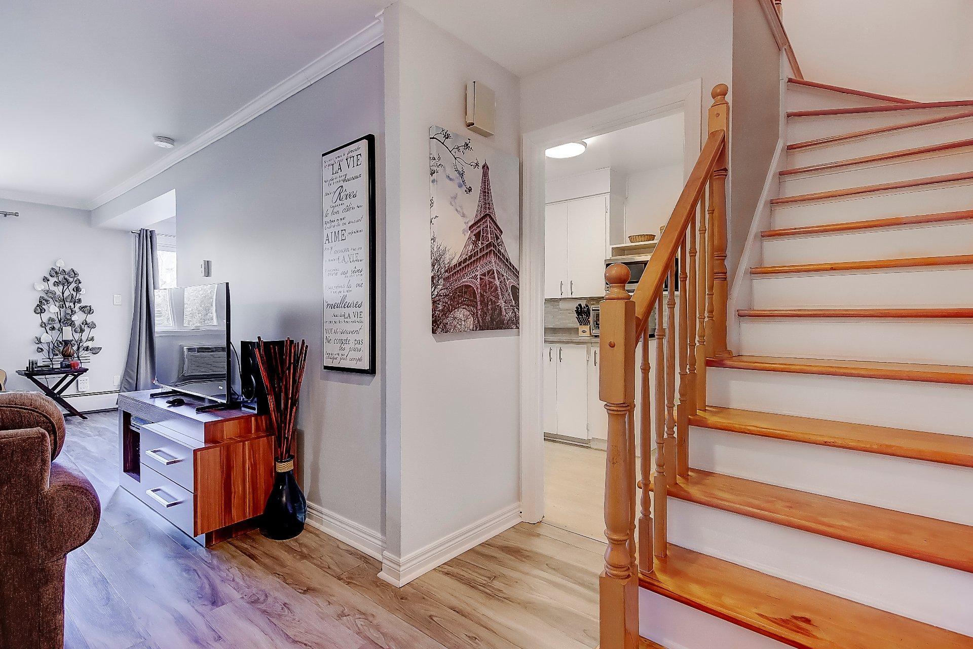 









1800


Place Dunant

, 27,
Saint-Bruno-de-Montarville,




QC
J3V2Y2

