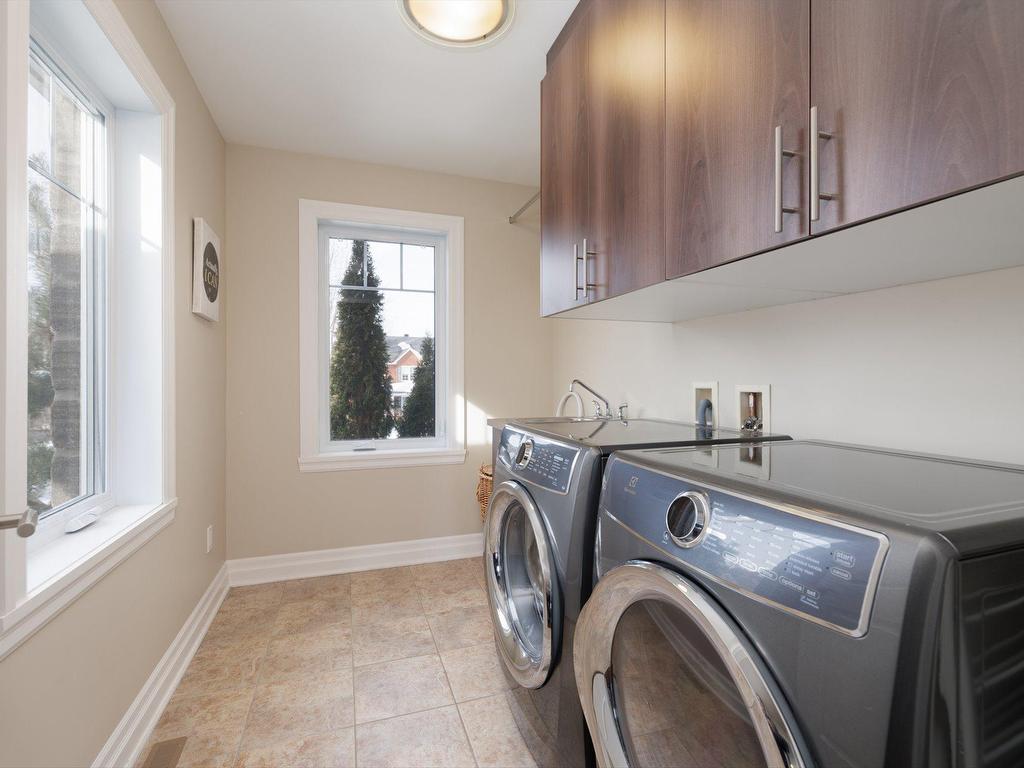 









35


Rue Gabrielle-Roy

,
Notre-Dame-de-l'Île-Perrot,




QC
J7V0P6

