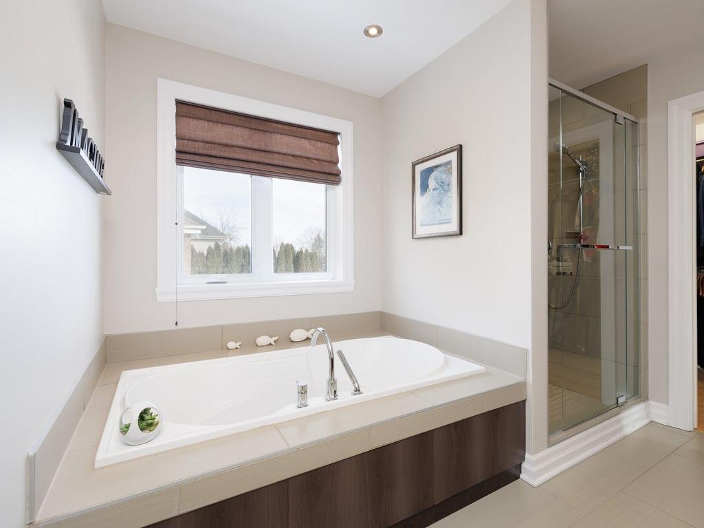 









35


Rue Gabrielle-Roy

,
Notre-Dame-de-l'Île-Perrot,




QC
J7V0P6

