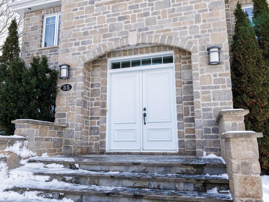 









35


Rue Gabrielle-Roy

,
Notre-Dame-de-l'Île-Perrot,




QC
J7V0P6

